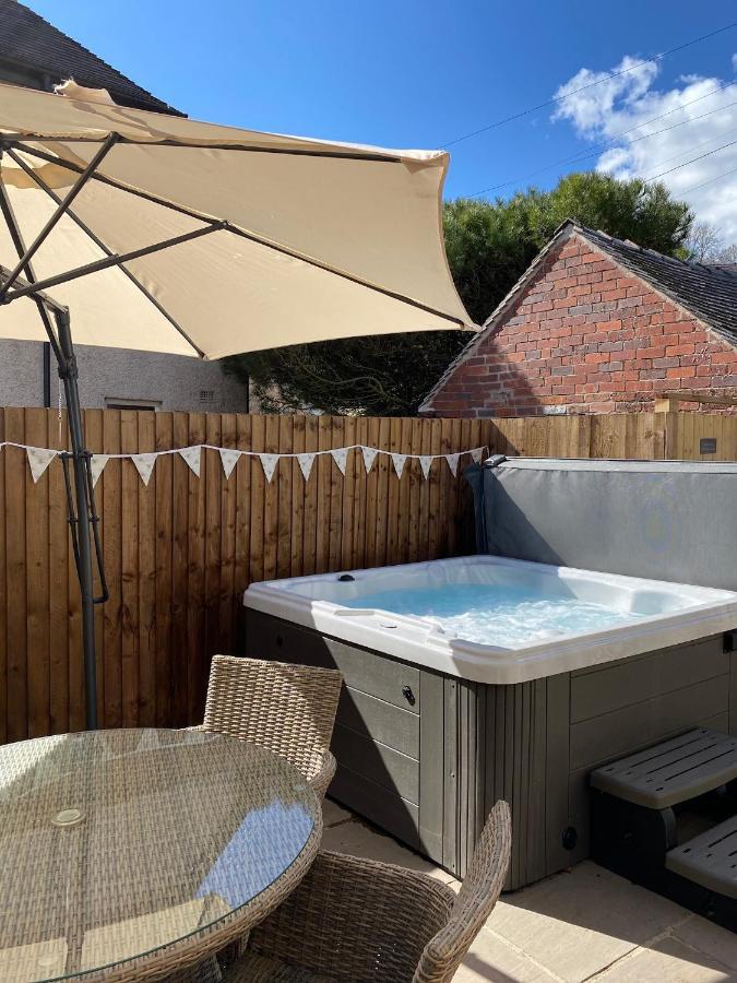 Rustic Retreats Jacks Cottage With Hot Tub & Alpaca Walking Experiences Matlock  Exterior photo